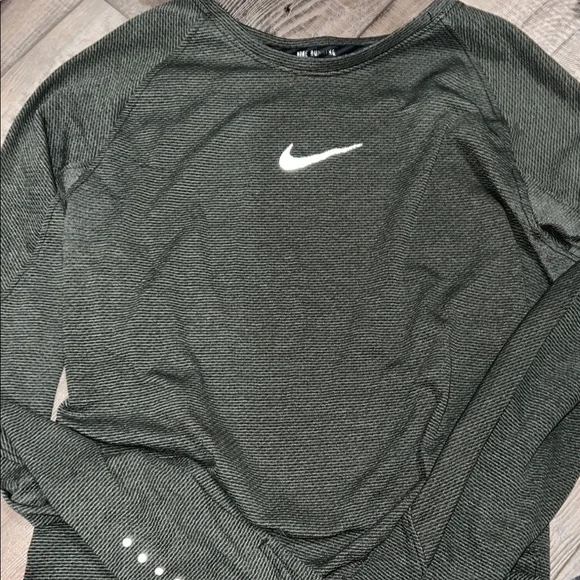 Nike Green Long Sleeve Athletic Tee - Picture 1 of 3